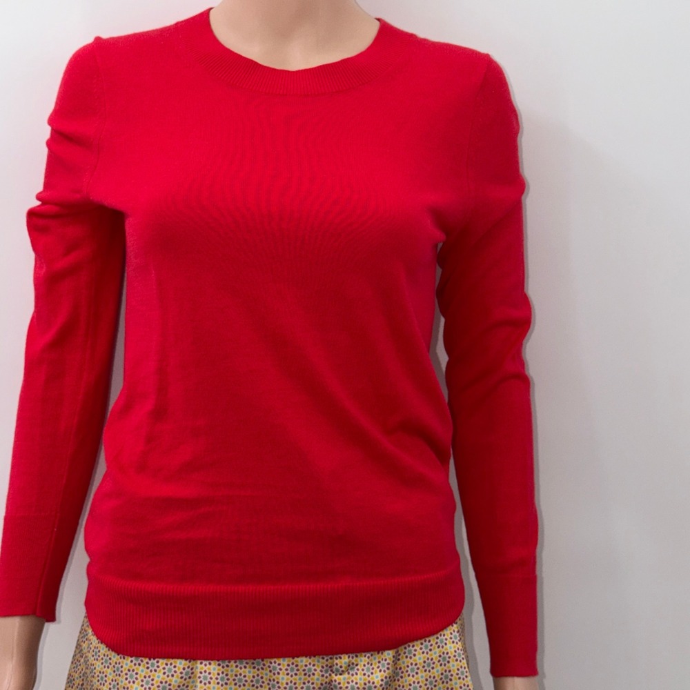 Banana Republic XS Red Crewneck Long Sleeve Sweater Preppy Minimalist Classic